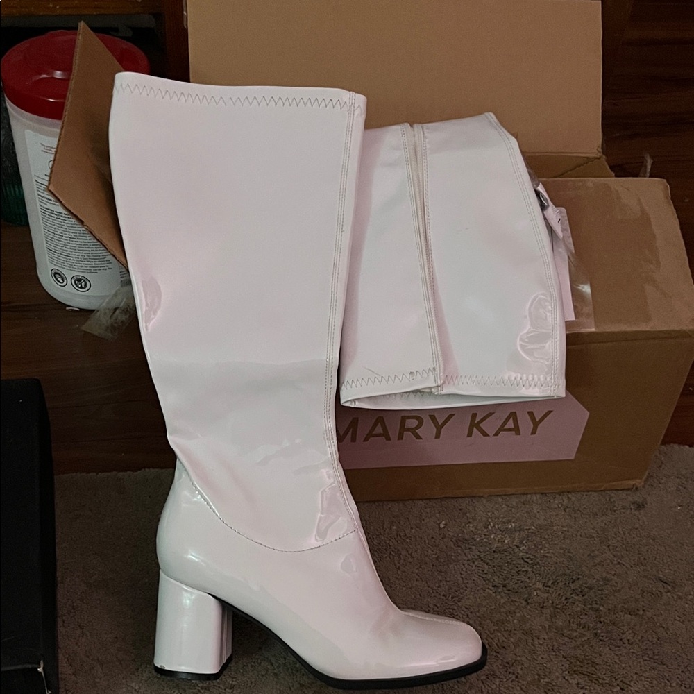 Funtasma Glossy White Heeled Boots